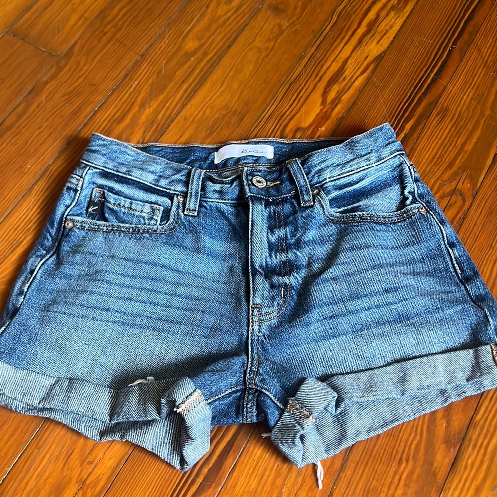 Short denim shorts b
